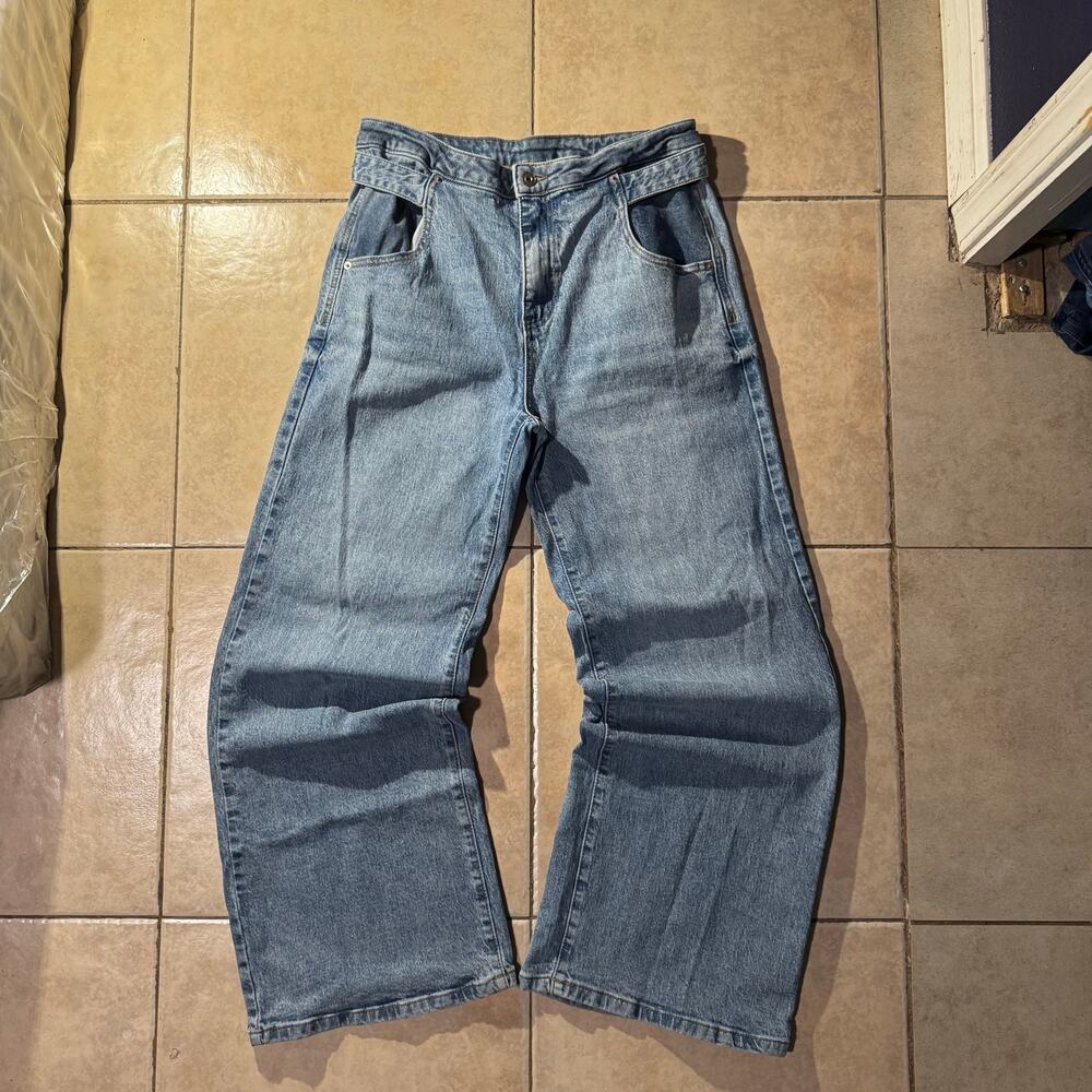 Baggy Blue Denim Jeans with a baggy fit American Eagle style size 29 in womens